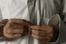 「应急」扣子突然掉了怎么办？告诉你一个黑科技，不用针线1秒复原！图片