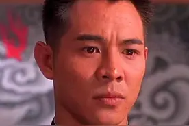 他比肩李小龙 一生都在演经典 可这两个角色让他晚节不保图片
