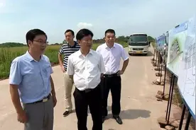 头条丨江山市委书记童炜鑫在贺村镇调研时强调 推动小城市建设再上新台阶图片