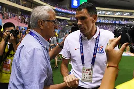 曼萨诺和杜威故人归来 率领贵州3比0击败申花图片