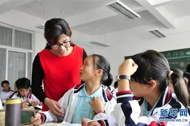 穿越大凉山24年的回访--彝族女子班的故事图片