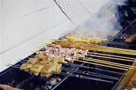 「整治」重拳出击！多部门联合清理占路经营，居民点赞图片