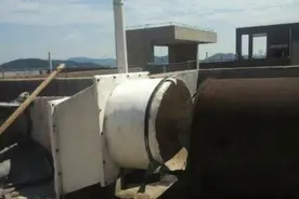 5岁女童失足坠下未封闭的通风口 卡在17楼挡板后获救图片