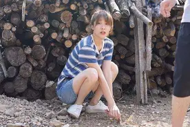 身为主持人竟如此内向 悦悦开录和李玉刚超尴尬图片