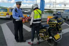 「交通」零容忍！沪交警严查严处摩托车“闯禁”违法行为！图片