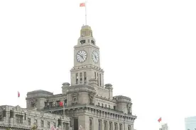 上海：90岁海关大钟故障 更换重要部件图片