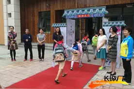 石家庄市沿东小学举行“七彩梦想 智慧成长”开学典礼图片