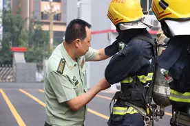 四川省消防总队王松林副总队长督导乐山市消防支队夹江大队十九大安保工作图片