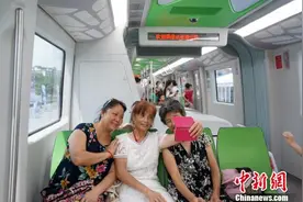 桂林比亚迪新能源客车下线 年底还将开通“云轨”图片