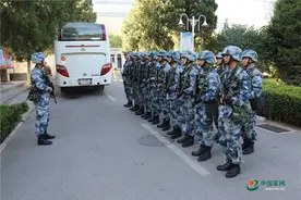 春风十里，不如拉练中的你图片