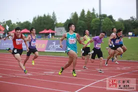 谢震业获第十三届全国学生运动会100米冠军 打破赛会纪录图片