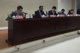 同声传译到底是一份什么样的工作图片