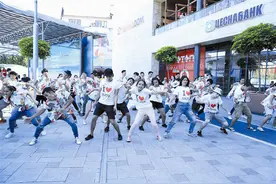 「资讯」疯狂打call！为啥三亚最近来了辣么多帅哥美女？图片