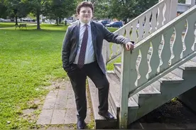 【天下奇闻】美国13岁少年参选州长 澳大利亚超市用硬币结账属“违法”图片