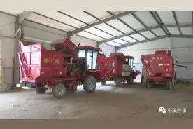 花4万块钱买收割机，他右手一抖，钱没了机器也没了…………图片