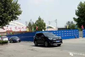 新闻速读！商水“六里桥”车道“变身” 注意绕行/王保初楼白庄村40余户村民喜领拆迁组团奖励图片