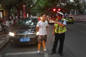 停车超过8小时没熄火会怎样？交警这样说……图片