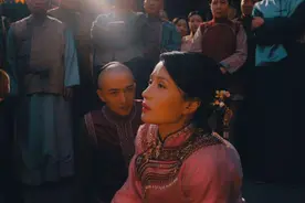 《那年花开》三婶领盒饭 万美汐：你们满意了吗图片