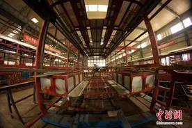 出口豪华客车“中国造”：大半工序手工完成图片