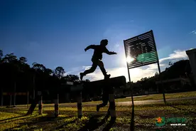 “魔鬼周”第六天 特战队员的极限在哪里图片