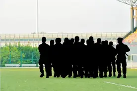 「光影天财」致教官：最挺拔的青松，你是我眼中的最美图片