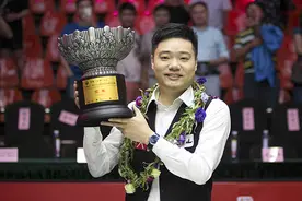 特写｜丁俊晖这一年：走过丧母之痛，誓夺世锦赛告慰妈妈图片