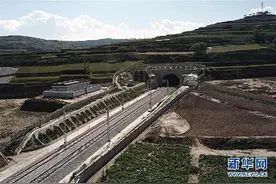 兰渝铁路29日全线开通运营，从西北到西南坐火车省时省钱图片