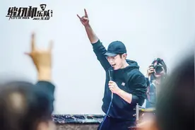 大鹏《缝纫机乐队》依然是“小人物梦想”题材图片