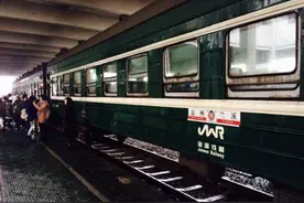 当年从车轮下救出两名儿童的李学生 如今他的女儿……图片