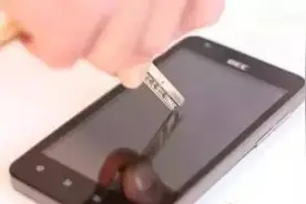 手机到底要不要贴膜？这回终于知道了图片