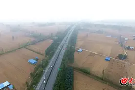 假期首日菏泽高速10小时出入6万余车辆 整体通畅图片