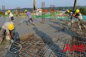 国庆假日，怀邵衡铁路安江车站建设如火如荼图片