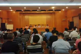 柴油车污染治理｜添加车用尿素溶液 让重型柴油车尾气排放更环保图片