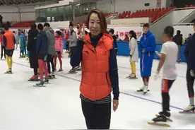 十九大代表王曼丽：难以割舍的速滑情图片