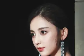 古力娜扎：现在回看出道时的表演，惨不忍睹图片