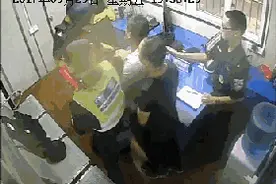 面对检查，是主动配合还是蛮横阻挠？图片