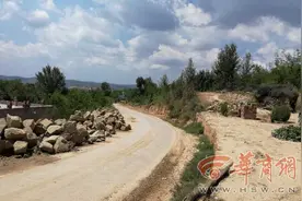 在建公路离住户房子2米远 居民担忧车辆“闯”进家图片