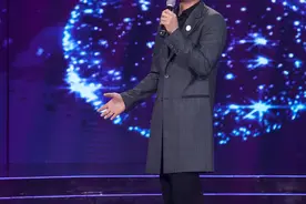 何晟铭《爱的供养》经典再现谭旋称其金牌搭档图片