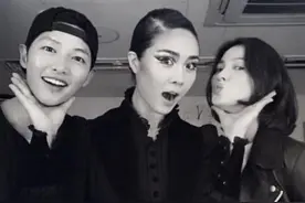 曝宋仲基宋慧乔婚礼无证婚人 将赴欧洲度蜜月图片