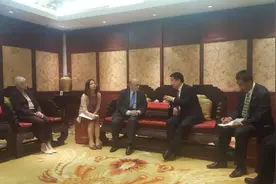 法国前总统蓬皮杜之子阿兰·蓬皮杜及其夫人来同考察访问图片