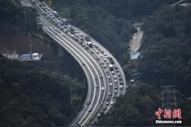 中国唯一撒拉族自治县结束没有高速公路的历史图片