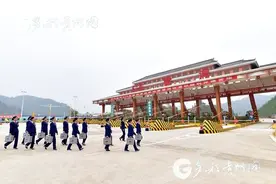 厦蓉高速贵州至广西段全线贯通 贵阳至桂林车程缩短两个半小时图片