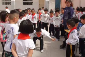 20世纪70年代出现前空翻跳远，因危险性大，被国际田联禁用图片