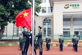 七个镜头，让你明白军校学员怎样过双节！图片