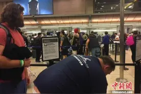 美绿卡持有者入境遇严审 在美停留期限短被警告图片