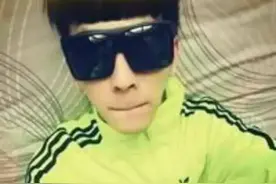 萨摩犯错二哈挨揍，二哈一脸懵逼，“这次真不是我干的啊……”图片