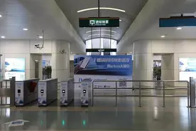 今起上海磁浮线试运行手机“刷码过闸”，明年初覆盖全地铁图片