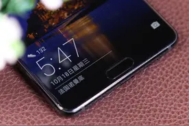 年度旗舰大旗摇起来 HUAWEI Mate 10评测图片
