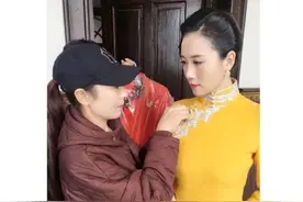 草原上的“鸿雁”陶格苏 曾为范冰冰等演员设计千余套戏服图片