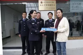 半小时完成上牌！全省首个牌照现场制作点在萧山正式启用图片